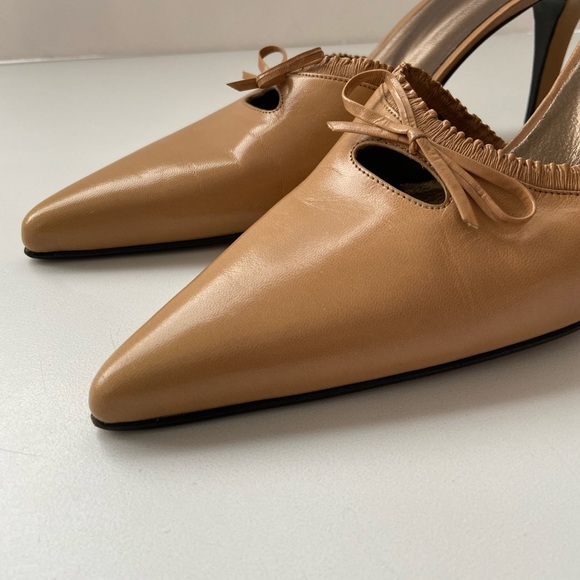 STUART WEITZMAN Camel Pointed Toe Slip on Heels - Picture 8 of 9